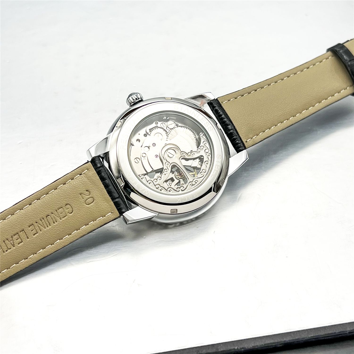 New High-Value Lightweight Lux - огляд і ціна Luxury Watch Korea