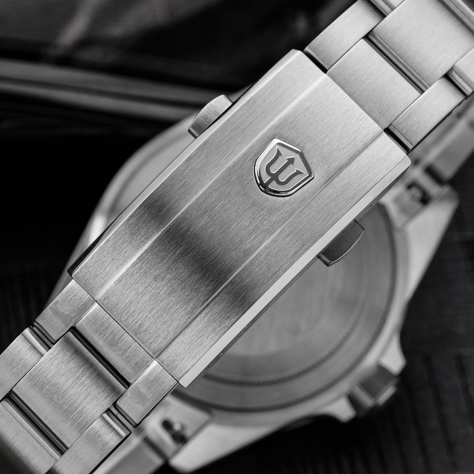 Watchdives WD1969 Pro 38mm Qua - огляд і ціна Luxury Watch Longines